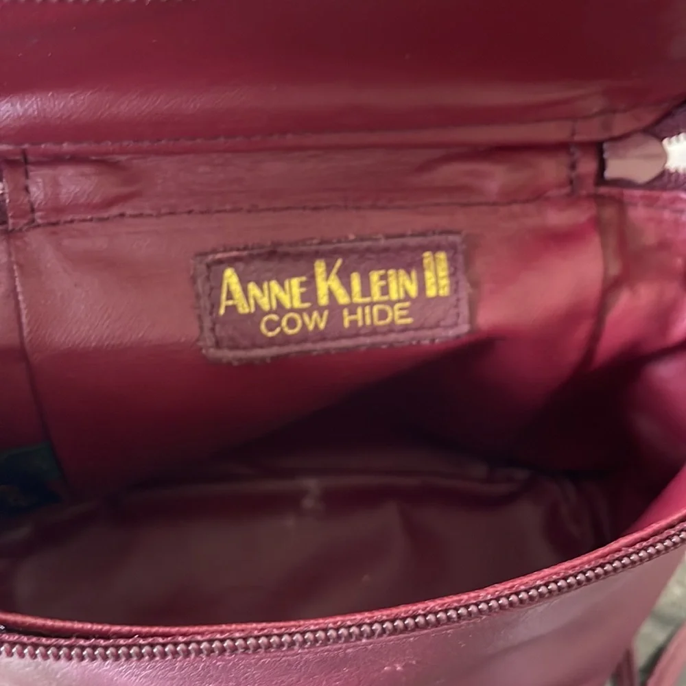 VINTAGE ANNE KLEIN II CROSS BODY BURGUNDY SMALL HANDBAG - Picture 10 of 11